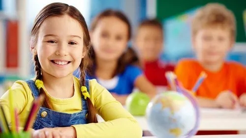 Czy szkoła ubezpiecza ucznia? Ważne informacje, które musisz znać